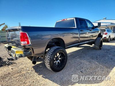 Trzecie zdjęcie samochodu z tyłu: 2015 RAM 2500 ST VIN:3C6UR5HL0FG651367 - miniatura
