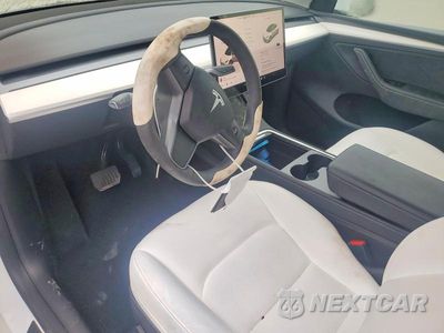 Zdjęcie 8 z 12 samochodu: 2024 TESLA MODEL Y VIN:7SAYGDEE7RA233348 - miniatura