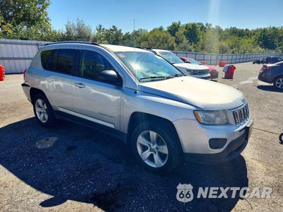 Czwarte zdjęcie samochodu z boku: 2012 JEEP COMPASS SPORT VIN:1C4NJDBB6CD520547 - miniatura
