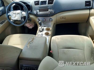 Zdjęcie 8 z 13 samochodu: 2012 TOYOTA HIGHLANDER BASE VIN:5TDZK3EH1CS083604 - miniatura
