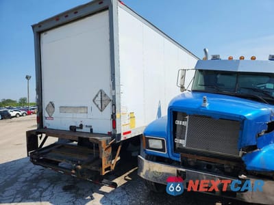 Trzecie zdjęcie samochodu z tyłu: 2015 INTERNATIONAL 4300 BOX TRUCK VIN:3HAMMMMN5FL068286 - miniatura
