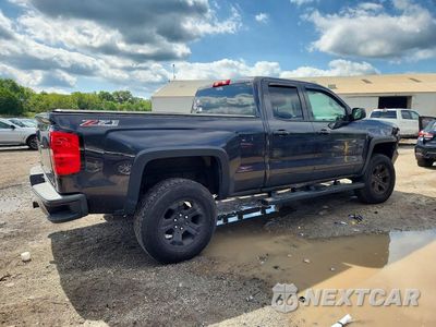 Trzecie zdjęcie samochodu z tyłu: 2016 CHEVROLET SILVERADO K1500 LT VIN:1GCVKREC6GZ318685 - miniatura