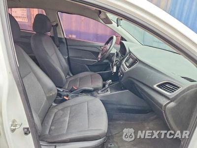 Zdjęcie 7 z 12 samochodu: 2019 HYUNDAI ACCENT SE VIN:3KPC24A32KE056149 - miniatura