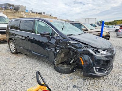 Czwarte zdjęcie samochodu z boku: 2020 CHRYSLER PACIFICA TOURING VIN:2C4RC1FG1LR238121 - miniatura