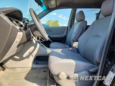 Zdjęcie 7 z 13 samochodu: 2004 TOYOTA HIGHLANDER BASE VIN:JTEGD21A440104157 - miniatura