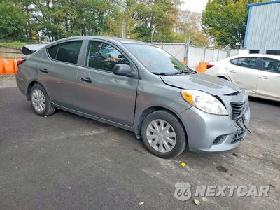 Czwarte zdjęcie samochodu z boku: 2012 NISSAN VERSA 1.6 S VIN:3N1CN7AP6CL942583 - miniatura