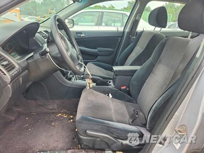 Zdjęcie 7 z 13 samochodu: 2003 HONDA ACCORD LX VIN:1HGCM56323A060846 - miniatura