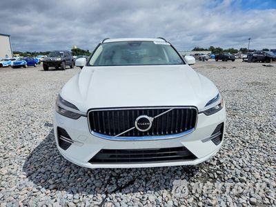 Piąte zdjęcie samochodu w środku: 2022 VOLVO XC60 B5 MOMENTUM VIN:YV4L12RKXN1988204 - miniatura