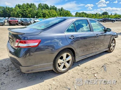Trzecie zdjęcie samochodu z tyłu: 2010 TOYOTA CAMRY SE VIN:4T1BF3EK7AU057756 - miniatura