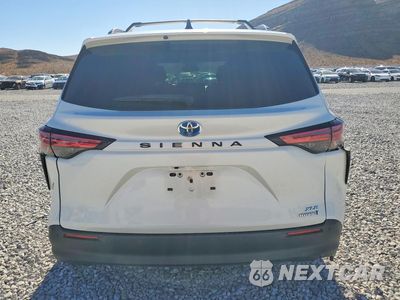 Zdjęcie 6 z 13 samochodu: 2021 TOYOTA SIENNA XLE VIN:5TDJRKEC7MS053564 - miniatura