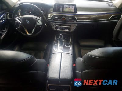 Zdjęcie 8 z 12 samochodu: 2018 BMW 7ER XI VIN:WBA7E4C5XJGV28133 - miniatura