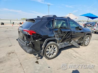 Trzecie zdjęcie samochodu z tyłu: 2021 TOYOTA RAV4 XLE PREMIUM VIN:2T3C1RFVXMC163355 - miniatura