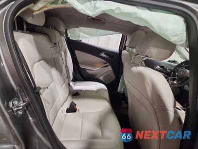 Zdjęcie 10 z 12 samochodu: 2019 MERCEDES-BENZ GLA VIN:WDCTG4GB9KJ579777 - miniatura