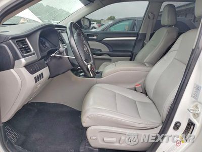 Zdjęcie 7 z 14 samochodu: 2019 TOYOTA HIGHLANDER XLE VIN:5TDJZRFH2KS564292 - miniatura