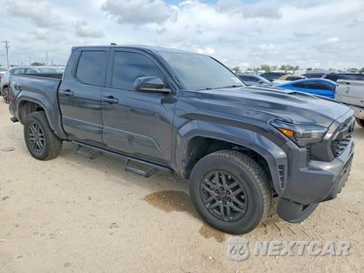 Czwarte zdjęcie samochodu z boku: 2026 TOYOTA TACOMA TRD SPORT VIN:3TMKB5FN1TM056324 - miniatura