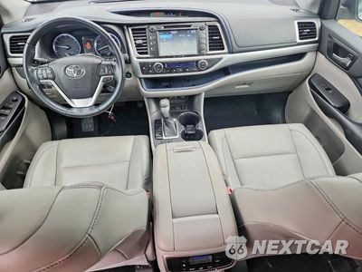 Zdjęcie 8 z 13 samochodu: 2019 TOYOTA HIGHLANDER XLE VIN:5TDJZRFH7KS592962 - miniatura