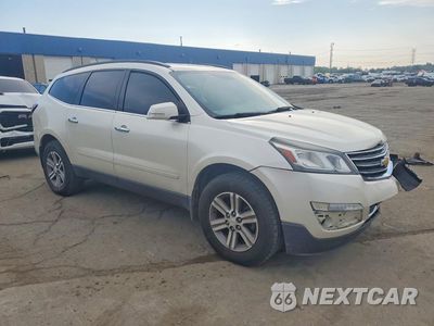 Czwarte zdjęcie samochodu z boku: 2015 CHEVROLET TRAVERSE LT VIN:1GNKRHKD3FJ336457 - miniatura