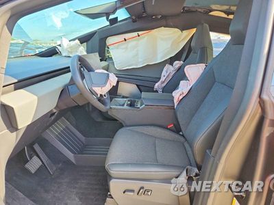 Zdjęcie 7 z 13 samochodu: 2026 TESLA CYBERTRUCK VIN:7G2CEGEC6TA082195 - miniatura