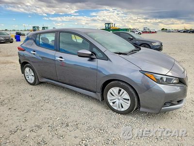 Czwarte zdjęcie samochodu z boku: 2025 NISSAN LEAF S VIN:1N4AZ1BV2SC563065 - miniatura