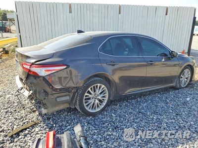 Trzecie zdjęcie samochodu z tyłu: 2018 TOYOTA CAMRY XLE VIN:4T1B11HK0JU155350 - miniatura