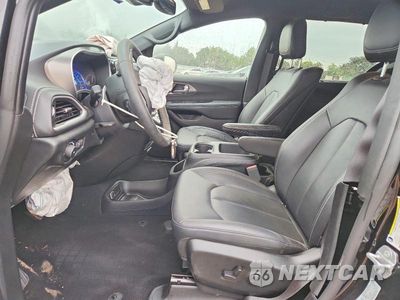 Zdjęcie 7 z 13 samochodu: 2025 CHRYSLER PACIFICA HYBRID SELECT VIN:2C4RC1S71SR521493 - miniatura