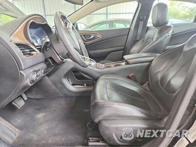 Zdjęcie 7 z 12 samochodu: 2015 CHRYSLER 200 C VIN:1C3CCCEG5FN512672 - miniatura