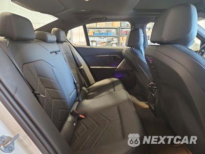 Zdjęcie 10 z 12 samochodu: 2027 BMW 530 XI VIN:WBA53FJ00VCY28079 - miniatura