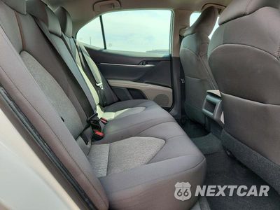 Zdjęcie 10 z 13 samochodu: 2018 TOYOTA CAMRY LE VIN:4T1B11HK7JU595856 - miniatura