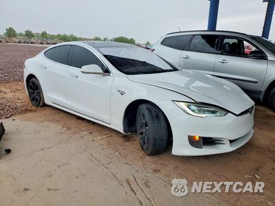Czwarte zdjęcie samochodu z boku: 2016 TESLA MODEL S VIN:5YJSA1E14GF150010 - miniatura