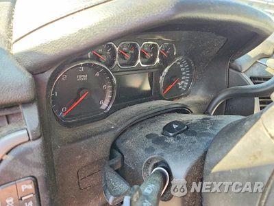 Zdjęcie 9 z 13 samochodu: 2015 CHEVROLET SUBURBAN K1500 LT VIN:1GNSKJKCXFR270543 - miniatura