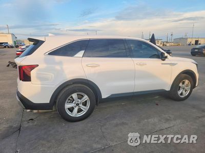 Trzecie zdjęcie samochodu z tyłu: 2025 KIA SORENTO LX VIN:5XYRG4JC8SG406298 - miniatura