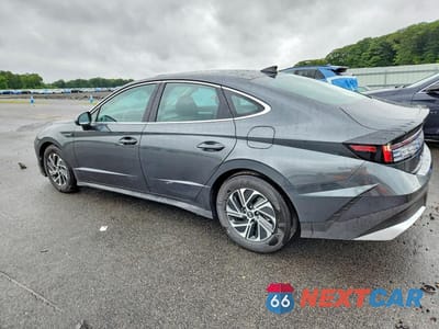 Drugie zdjęcie samochodu z przodu: 2026 HYUNDAI SONATA HYBRID BLUE VIN:KMHL24JJ9TA172933 - miniatura