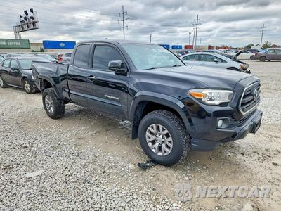 Czwarte zdjęcie samochodu z boku: 2017 TOYOTA TACOMA SR5 V6 VIN:5TFSZ5AN9HX083078 - miniatura