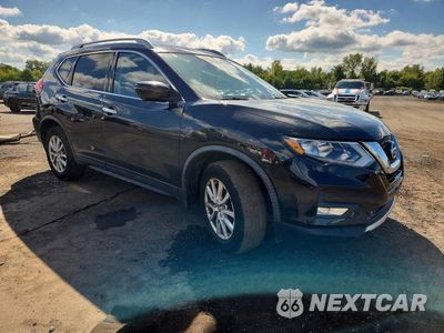 Czwarte zdjęcie samochodu z boku: 2017 NISSAN ROGUE SV VIN:KNMAT2MV4HP503451 - miniatura
