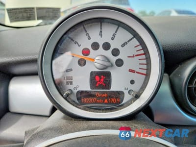 Zdjęcie 9 z 13 samochodu: 2010 MINI COOPER CLUBMAN VIN:WMWML3C53ATX51981 - miniatura