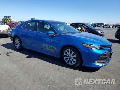 Czwarte zdjęcie samochodu z boku: 2020 TOYOTA CAMRY LE VIN:4T1C11AK8LU309207 - miniatura
