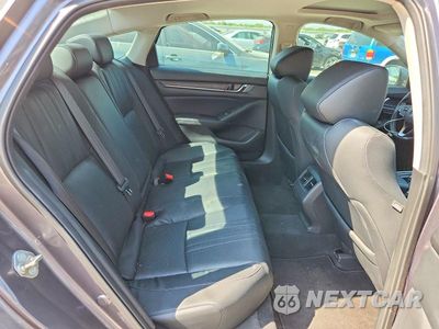 Zdjęcie 10 z 12 samochodu: 2018 HONDA ACCORD TOURING VIN:1HGCV2F97JA035311 - miniatura
