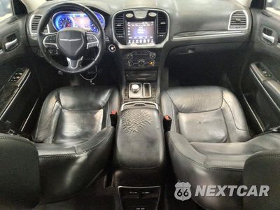 Zdjęcie 8 z 13 samochodu: 2015 CHRYSLER 300 LIMITED VIN:2C3CCAAGXFH929823 - miniatura