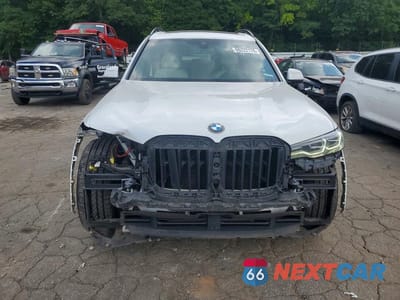 Piąte zdjęcie samochodu w środku: 2021 BMW X7 XDRIVE40I VIN:5UXCW2C08M9F34336 - miniatura