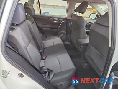 Zdjęcie 11 z 13 samochodu: 2023 TOYOTA RAV4 HYBRID XLE VIN:JTMRWRFV7PD188855 - miniatura