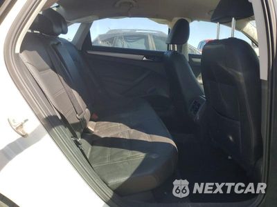 Zdjęcie 10 z 13 samochodu: 2015 VOLKSWAGEN PASSAT SE VIN:1VWBV7A32FC040855 - miniatura