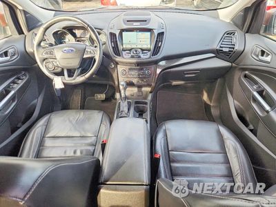Zdjęcie 8 z 13 samochodu: 2017 FORD ESCAPE TITANIUM VIN:1FMCU9J9XHUE25356 - miniatura