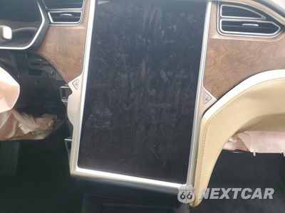 Zdjęcie 9 z 13 samochodu: 2016 TESLA MODEL S VIN:5YJSA1E2XGF159769 - miniatura