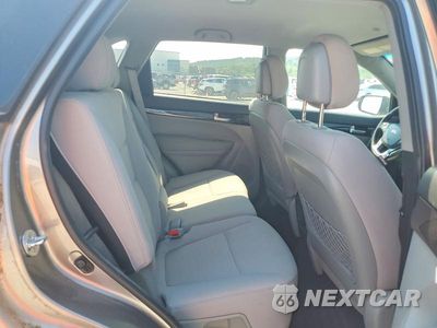 Zdjęcie 11 z 13 samochodu: 2014 KIA SORENTO LX VIN:5XYKT4A74EG520352 - miniatura