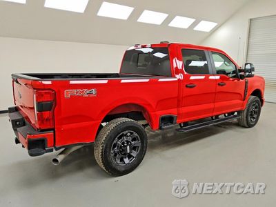 Trzecie zdjęcie samochodu z tyłu: 2025 FORD F250 SUPER DUTY VIN:1FT8W2BA4SEE02807 - miniatura