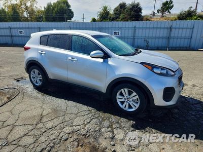 Czwarte zdjęcie samochodu z boku: 2019 KIA SPORTAGE LX VIN:KNDPM3AC5K7506849 - miniatura