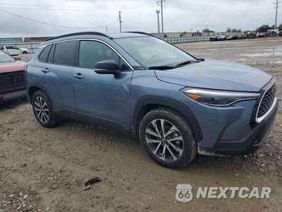 Czwarte zdjęcie samochodu z boku: 2025 TOYOTA COROLLA CROSS XLE VIN:7MUDAABG2SV131774 - miniatura