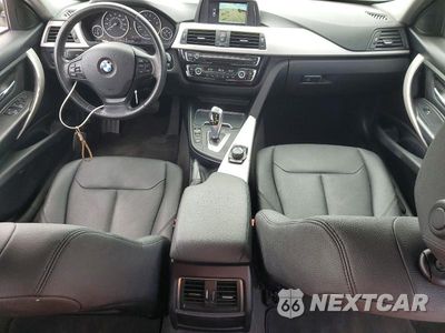 Zdjęcie 8 z 13 samochodu: 2018 BMW 320 I VIN:WBA8E1G58JNU93049 - miniatura