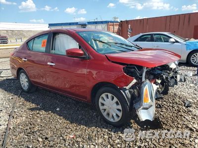 Czwarte zdjęcie samochodu z boku: 2019 NISSAN VERSA SV VIN:3N1CN7AP4KL847132 - miniatura