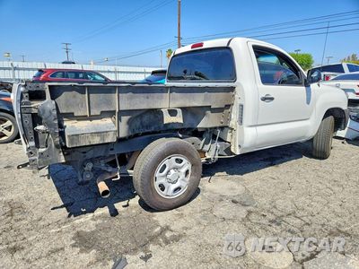 Trzecie zdjęcie samochodu z tyłu: 2014 TOYOTA TACOMA BASE VIN:5TFNX4CN5EX034093 - miniatura